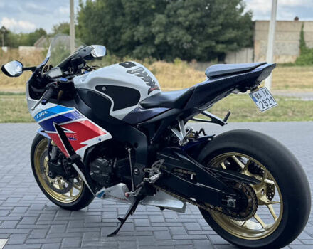 Белый Хонда CBR 1000RR, объемом двигателя 1 л и пробегом 24 тыс. км за 12300 $, фото 3 на Automoto.ua