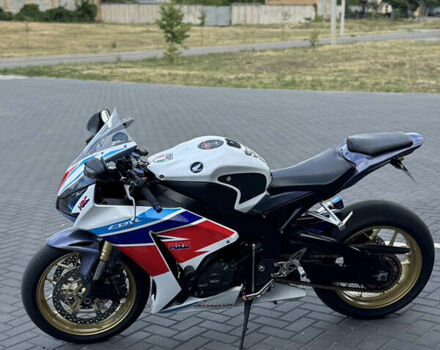 Белый Хонда CBR 1000RR, объемом двигателя 1 л и пробегом 24 тыс. км за 12300 $, фото 4 на Automoto.ua