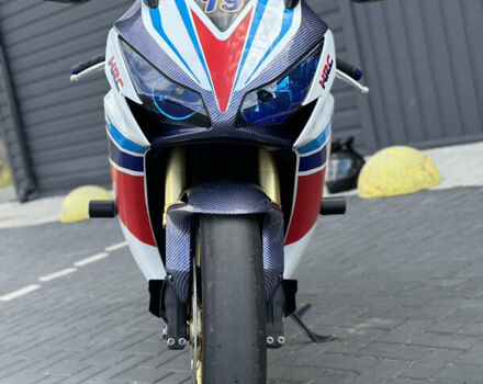 Белый Хонда CBR 1000RR, объемом двигателя 1 л и пробегом 24 тыс. км за 12300 $, фото 7 на Automoto.ua