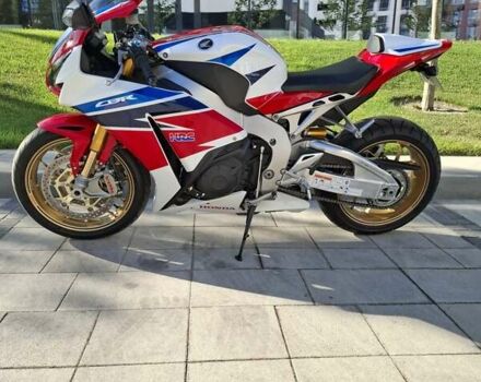 Белый Хонда CBR 1000RR, объемом двигателя 0 л и пробегом 25 тыс. км за 13900 $, фото 1 на Automoto.ua