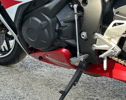 Белый Хонда CBR 1000RR, объемом двигателя 1 л и пробегом 36 тыс. км за 12500 $, фото 12 на Automoto.ua