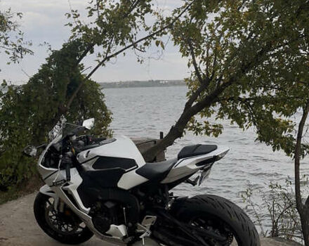 Білий Хонда CBR 1000RR, об'ємом двигуна 1 л та пробігом 13 тис. км за 16300 $, фото 5 на Automoto.ua