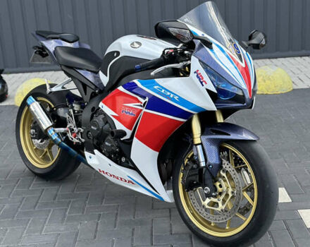 Білий Хонда CBR 1000RR, об'ємом двигуна 1 л та пробігом 24 тис. км за 12300 $, фото 1 на Automoto.ua