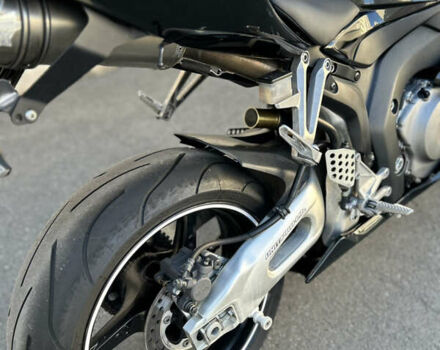 Черный Хонда CBR 1000RR, объемом двигателя 1 л и пробегом 32 тыс. км за 8100 $, фото 5 на Automoto.ua