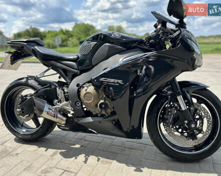 Чорний Хонда CBR 1000RR, об'ємом двигуна 1 л та пробігом 50 тис. км за 8700 $, фото 1 на Automoto.ua