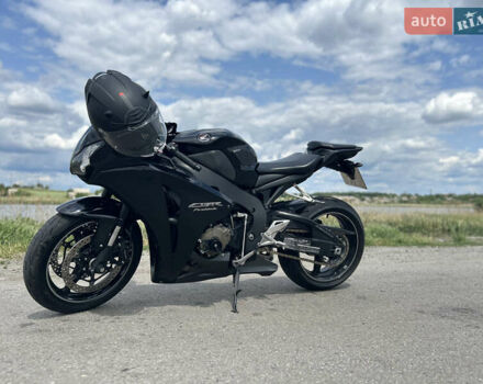 Чорний Хонда CBR 1000RR, об'ємом двигуна 1 л та пробігом 50 тис. км за 8700 $, фото 7 на Automoto.ua
