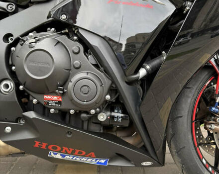 Чорний Хонда CBR 1000RR, об'ємом двигуна 1 л та пробігом 54 тис. км за 13500 $, фото 22 на Automoto.ua