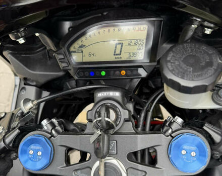 Чорний Хонда CBR 1000RR, об'ємом двигуна 1 л та пробігом 54 тис. км за 13500 $, фото 5 на Automoto.ua
