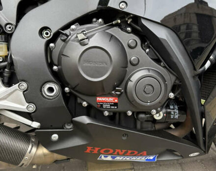 Чорний Хонда CBR 1000RR, об'ємом двигуна 1 л та пробігом 54 тис. км за 13500 $, фото 18 на Automoto.ua