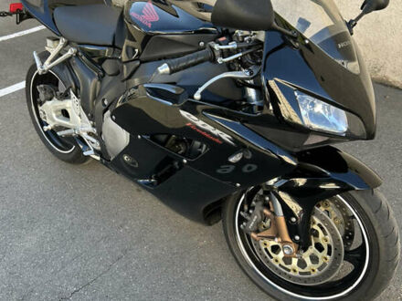 Черный Хонда CBR 1000RR, объемом двигателя 1 л и пробегом 32 тыс. км за 8100 $, фото 1 на Automoto.ua