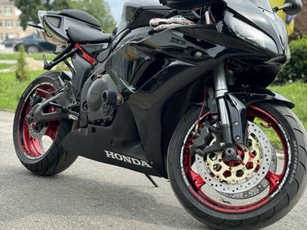 Хонда CBR 1000RR 2007 в Днепре (Днепропетровске) на Automoto.ua Черный Хонда CBR 1000RR, объемом двигателя 0 л и пробегом 51 тыс. км за 6900 $, фото 1 на Automoto.ua