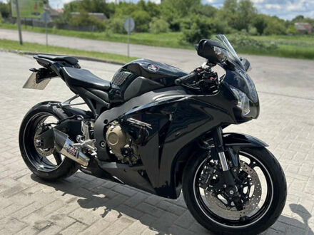 Чорний Хонда CBR 1000RR, об'ємом двигуна 1 л та пробігом 50 тис. км за 8700 $, фото 1 на Automoto.ua