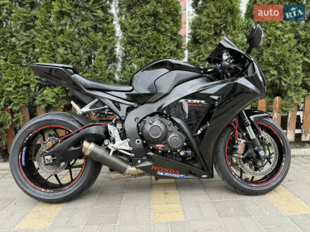 Хонда CBR 1000RR 2013 у Києві на Automoto.ua Чорний Хонда CBR 1000RR, об'ємом двигуна 1 л та пробігом 54 тис. км за 13500 $, фото 1 на Automoto.ua