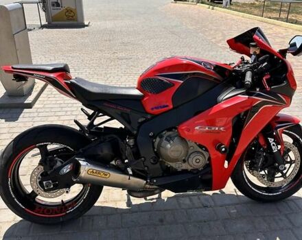 Красный Хонда CBR 1000RR, объемом двигателя 1 л и пробегом 31 тыс. км за 3500 $, фото 1 на Automoto.ua
