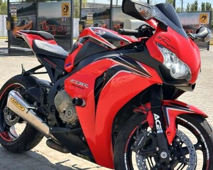 Красный Хонда CBR 1000RR, объемом двигателя 1 л и пробегом 31 тыс. км за 3500 $, фото 2 на Automoto.ua