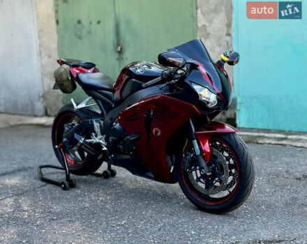 Красный Хонда CBR 1000RR, объемом двигателя 0.99 л и пробегом 42 тыс. км за 9900 $, фото 10 на Automoto.ua