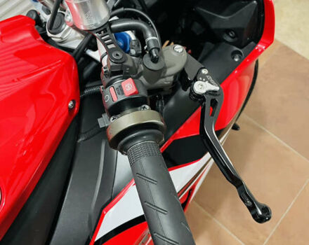 Червоний Хонда CBR 1000RR, об'ємом двигуна 1 л та пробігом 36 тис. км за 12200 $, фото 4 на Automoto.ua