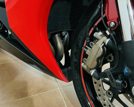 Червоний Хонда CBR 1000RR, об'ємом двигуна 1 л та пробігом 36 тис. км за 12200 $, фото 35 на Automoto.ua