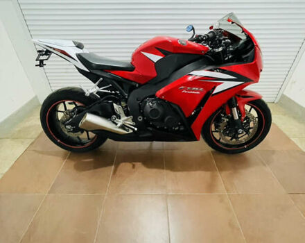 Червоний Хонда CBR 1000RR, об'ємом двигуна 1 л та пробігом 36 тис. км за 12200 $, фото 3 на Automoto.ua