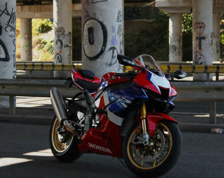 Красный Хонда CBR 1000RR, объемом двигателя 0 л и пробегом 2 тыс. км за 28300 $, фото 13 на Automoto.ua