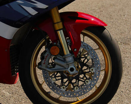 Красный Хонда CBR 1000RR, объемом двигателя 0 л и пробегом 2 тыс. км за 28300 $, фото 9 на Automoto.ua