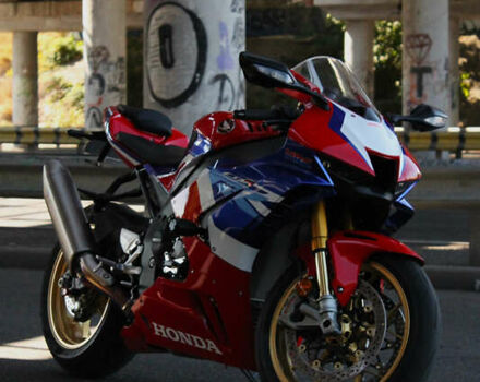 Красный Хонда CBR 1000RR, объемом двигателя 0 л и пробегом 2 тыс. км за 28300 $, фото 1 на Automoto.ua