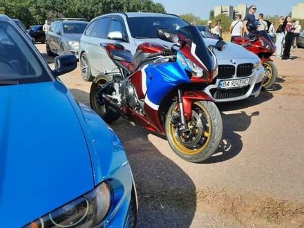 Хонда CBR 1000RR 2010 в Кропивницком (Кировограде) на Automoto.ua Красный Хонда CBR 1000RR, объемом двигателя 1 л и пробегом 32 тыс. км за 8900 $, фото 1 на Automoto.ua