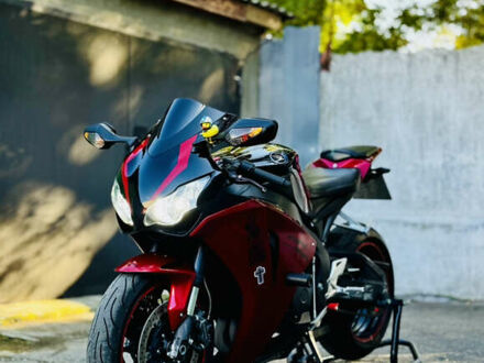 Красный Хонда CBR 1000RR, объемом двигателя 0.99 л и пробегом 42 тыс. км за 9900 $, фото 1 на Automoto.ua
