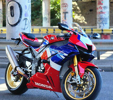 Червоний Хонда CBR 1000RR, об'ємом двигуна 0 л та пробігом 2 тис. км за 28300 $, фото 1 на Automoto.ua