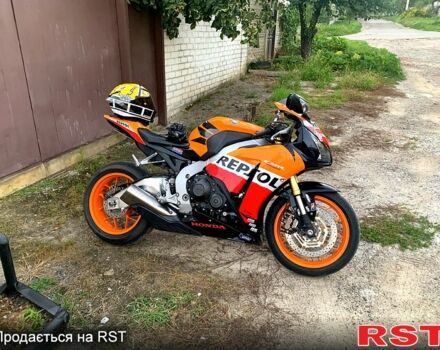 Хонда CBR 1000RR, объемом двигателя 1 л и пробегом 8 тыс. км за 5500 $, фото 1 на Automoto.ua