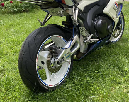 Хонда CBR 1000RR, об'ємом двигуна 1 л та пробігом 51 тис. км за 6000 $, фото 2 на Automoto.ua