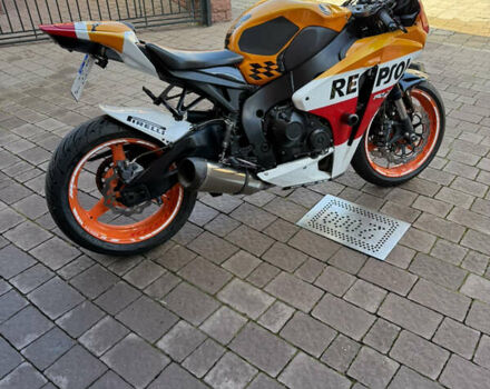 Хонда CBR 1000RR, объемом двигателя 1 л и пробегом 30 тыс. км за 10300 $, фото 2 на Automoto.ua