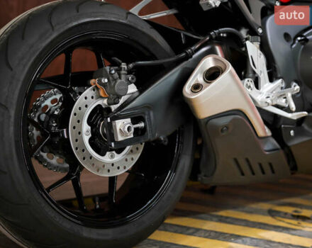 Хонда CBR 1000RR, объемом двигателя 1 л и пробегом 3 тыс. км за 12000 $, фото 11 на Automoto.ua