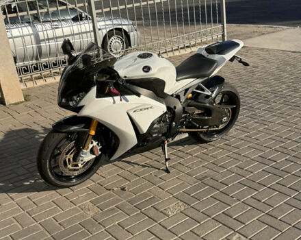 Хонда CBR 1000RR, об'ємом двигуна 1 л та пробігом 27 тис. км за 10100 $, фото 1 на Automoto.ua