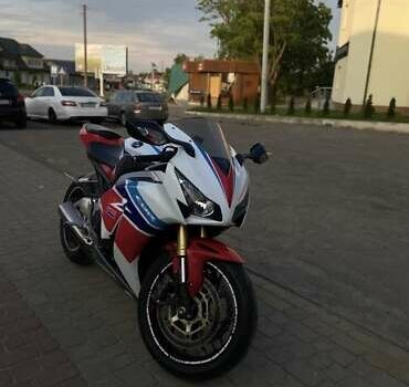 Хонда CBR 1000RR, об'ємом двигуна 0 л та пробігом 32 тис. км за 4150 $, фото 6 на Automoto.ua