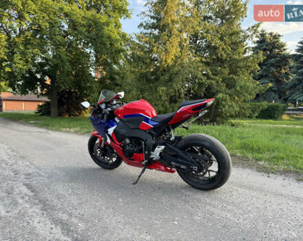Хонда CBR 1000RR, объемом двигателя 0 л и пробегом 25 тыс. км за 17500 $, фото 6 на Automoto.ua