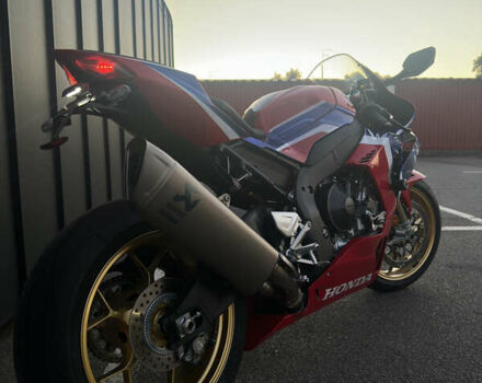 Хонда CBR 1000RR, объемом двигателя 1 л и пробегом 1 тыс. км за 26999 $, фото 7 на Automoto.ua