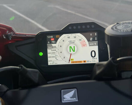 Хонда CBR 1000RR, объемом двигателя 1 л и пробегом 1 тыс. км за 26999 $, фото 11 на Automoto.ua