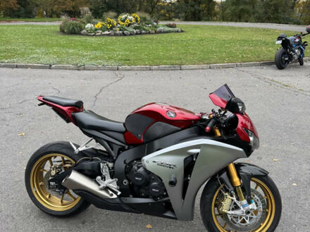 Хонда CBR 1000RR 2008 в Кременчуге на Automoto.ua Хонда CBR 1000RR, объемом двигателя 1 л и пробегом 55 тыс. км за 8900 $, фото 1 на Automoto.ua
