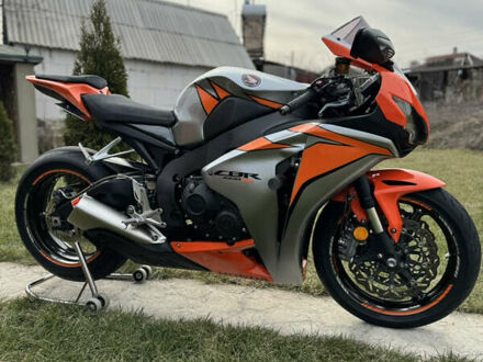 Хонда CBR 1000RR, объемом двигателя 1 л и пробегом 16 тыс. км за 8900 $, фото 1 на Automoto.ua