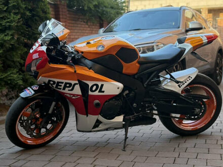 Хонда CBR 1000RR 2011 у Рівному на Automoto.ua Хонда CBR 1000RR, об'ємом двигуна 0 л та пробігом 30 тис. км за 9200 $, фото 1 на Automoto.ua