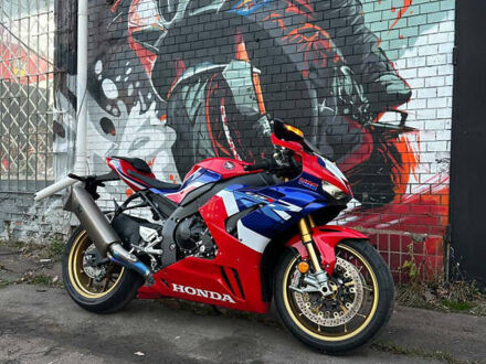 Хонда CBR 1000RR, объемом двигателя 0 л и пробегом 6 тыс. км за 27500 $, фото 1 на Automoto.ua