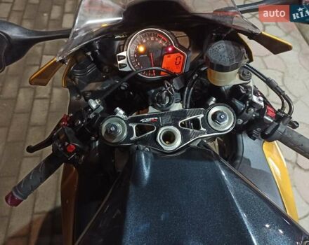 Желтый Хонда CBR 1000RR, объемом двигателя 1 л и пробегом 32 тыс. км за 7750 $, фото 18 на Automoto.ua
