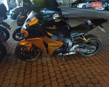 Желтый Хонда CBR 1000RR, объемом двигателя 1 л и пробегом 32 тыс. км за 7750 $, фото 3 на Automoto.ua