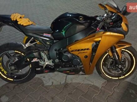 Хонда CBR 1000RR 2008 в Хмельницком на Automoto.ua Желтый Хонда CBR 1000RR, объемом двигателя 1 л и пробегом 32 тыс. км за 7750 $, фото 1 на Automoto.ua