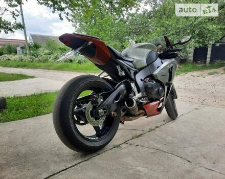 Сірий Хонда CBR 1000RR, об'ємом двигуна 0 л та пробігом 32 тис. км за 8800 $, фото 4 на Automoto.ua