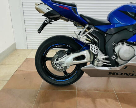 Синій Хонда CBR 1000RR, об'ємом двигуна 1 л та пробігом 49 тис. км за 8800 $, фото 10 на Automoto.ua