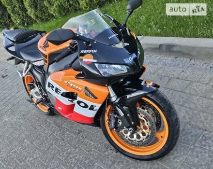 Оранжевый Хонда CBR 1000RR, объемом двигателя 1 л и пробегом 27 тыс. км за 5999 $, фото 10 на Automoto.ua