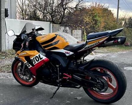 Оранжевый Хонда CBR 1000RR, объемом двигателя 1 л и пробегом 47 тыс. км за 7500 $, фото 1 на Automoto.ua