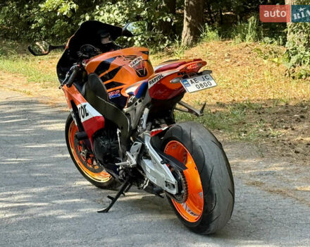 Оранжевый Хонда CBR 1000RR, объемом двигателя 1 л и пробегом 29 тыс. км за 8500 $, фото 10 на Automoto.ua